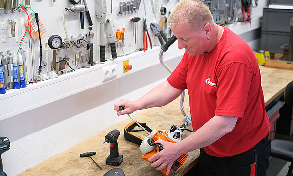 Service-Center für Maschinen und Werkzeuge beim Handelshof Cottbus - Partner für Technik Reparatur Werkzeug Cottbus