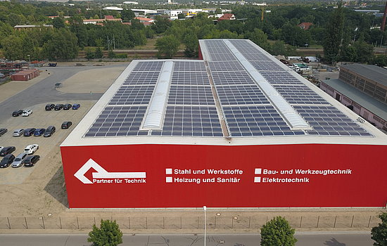 Stahlhalle beim Hauptsitz in Cottbus Handelshof Cottbus - Partner für Technik
